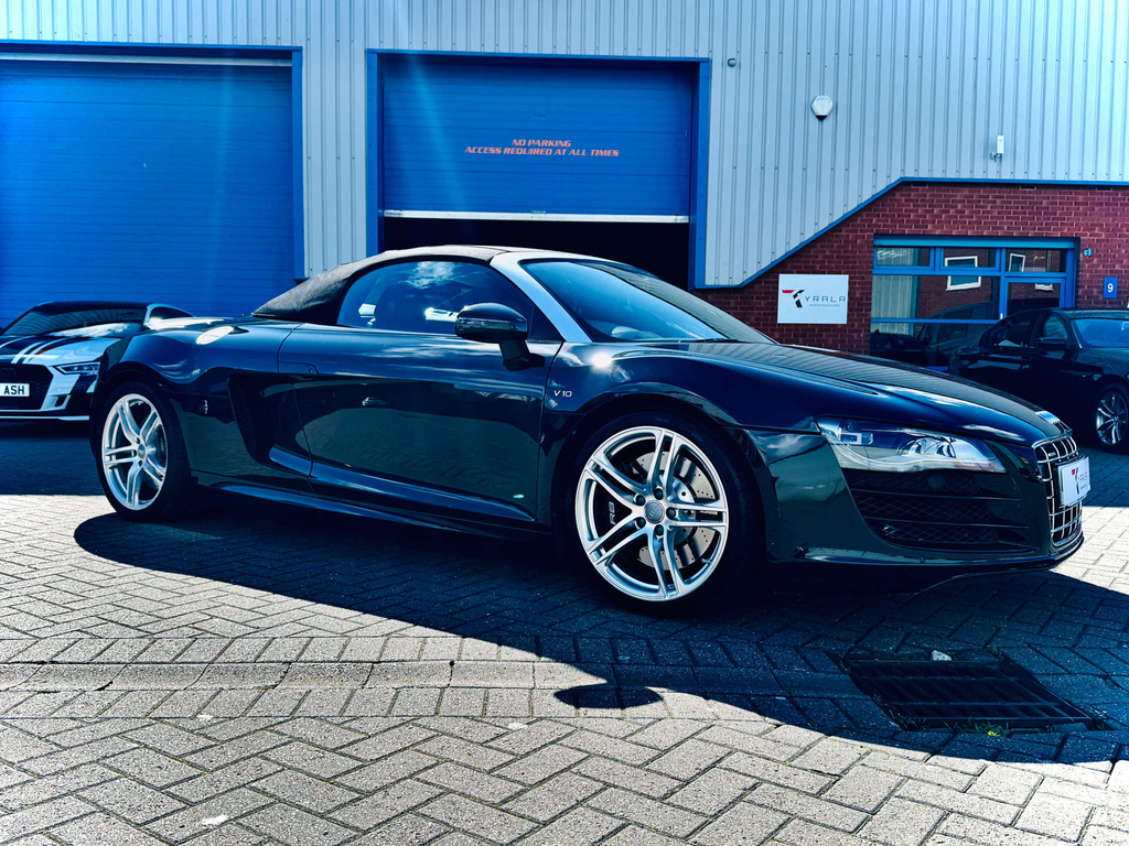 Audi R8 Coupe Black #26