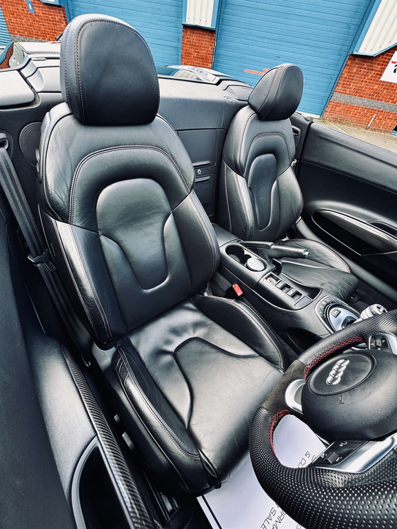 Audi R8 Coupe Black #17