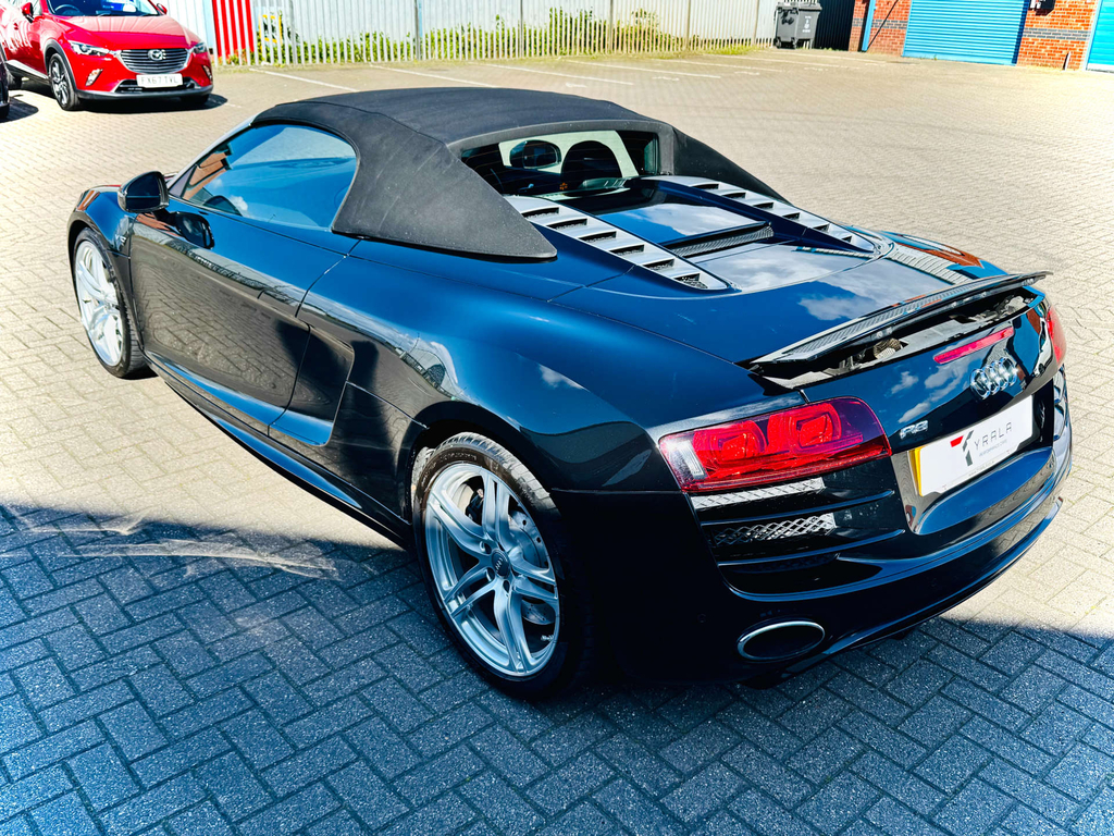 Audi R8 Coupe Black #28