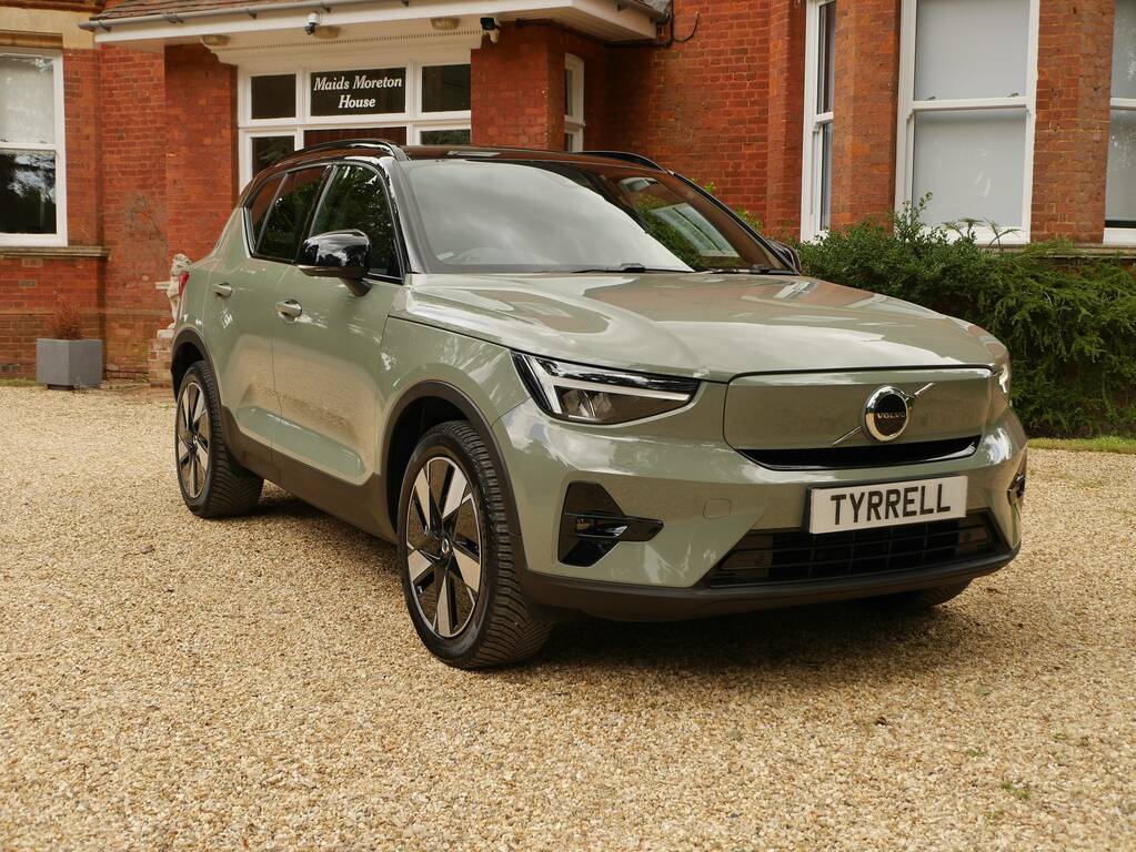 Volvo XC40 Recharge Plus Green