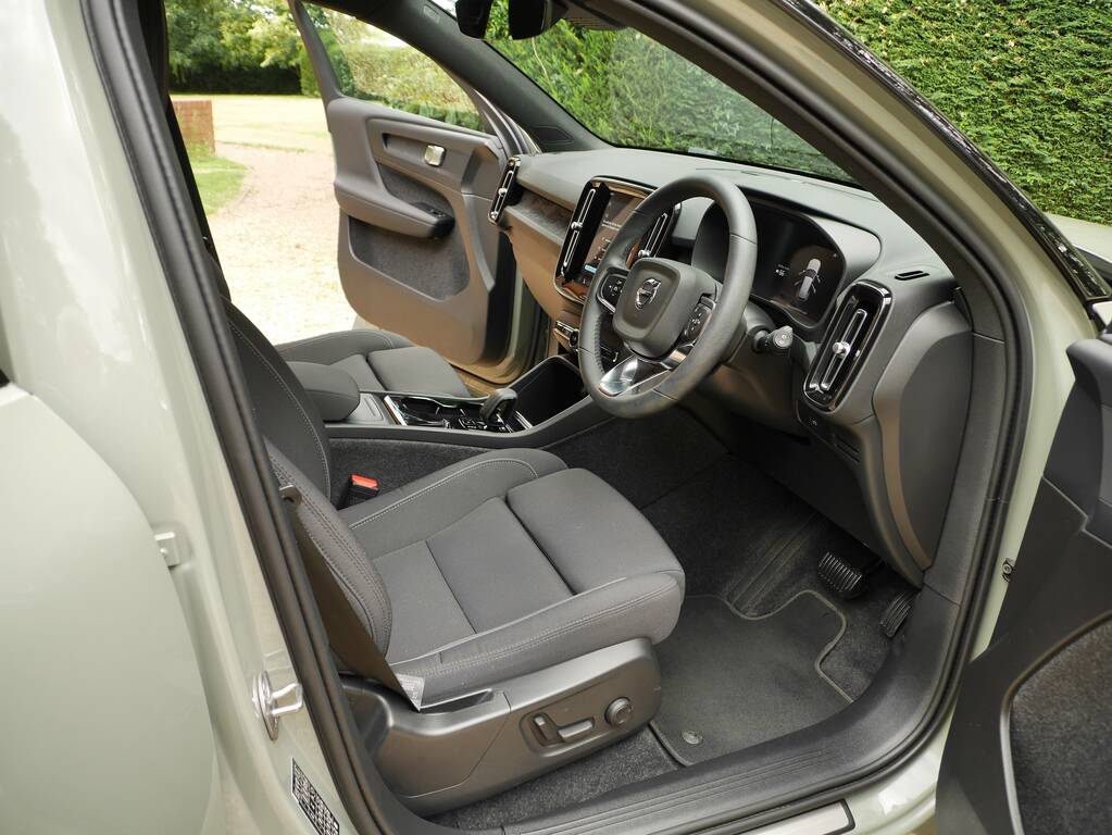 Volvo XC40 2.0 T4 Momentum Awd Geartronic  #19