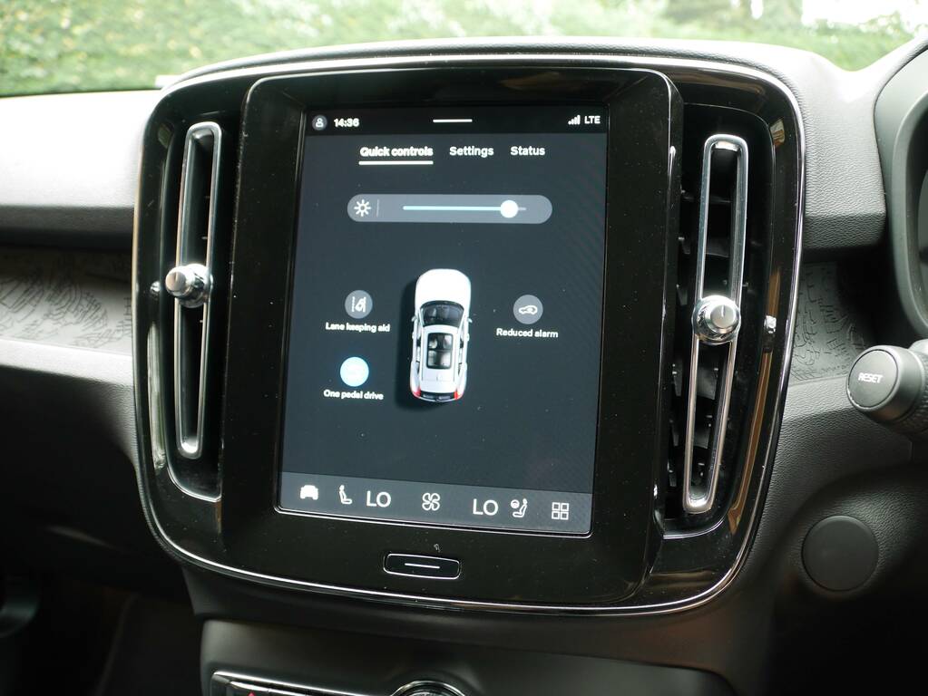 Volvo XC40 2.0 T4 Momentum Awd Geartronic  #32