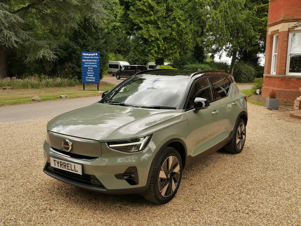 Volvo XC40 2.0 T4 Momentum Awd Geartronic  #9