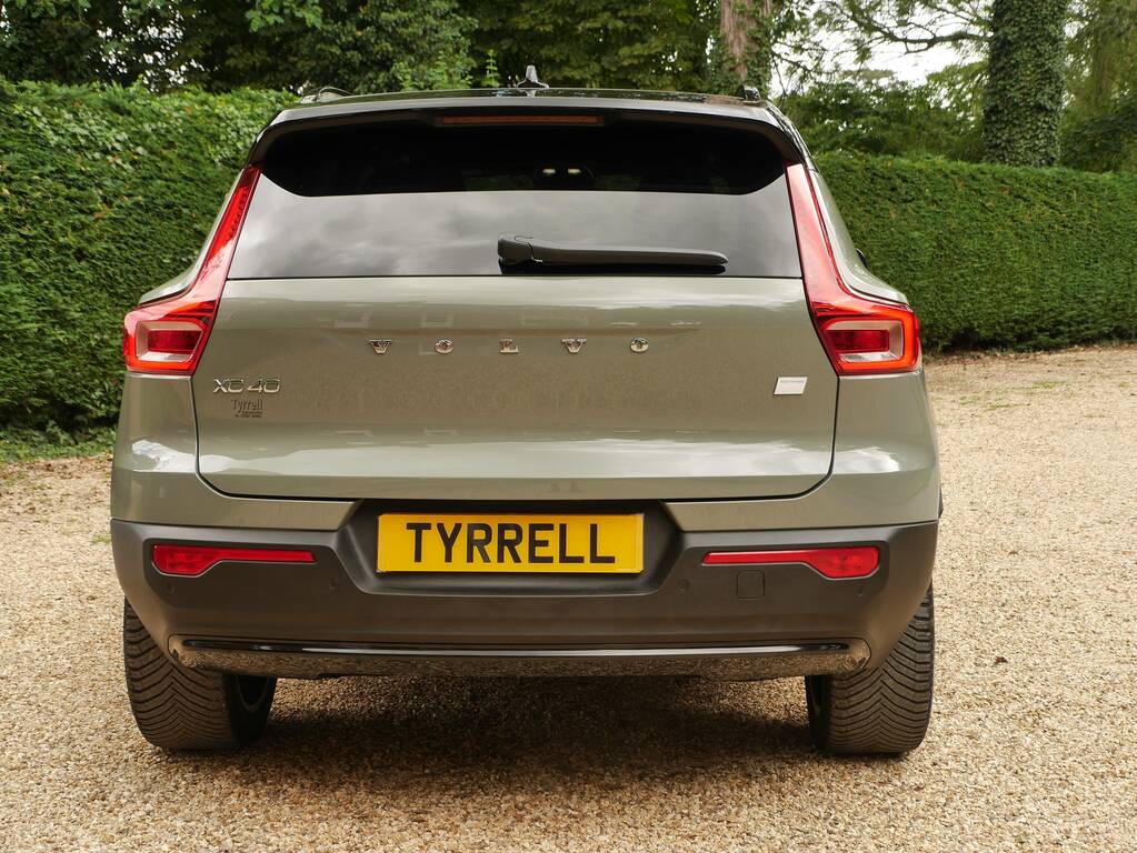 Volvo XC40 Recharge Plus Green #5