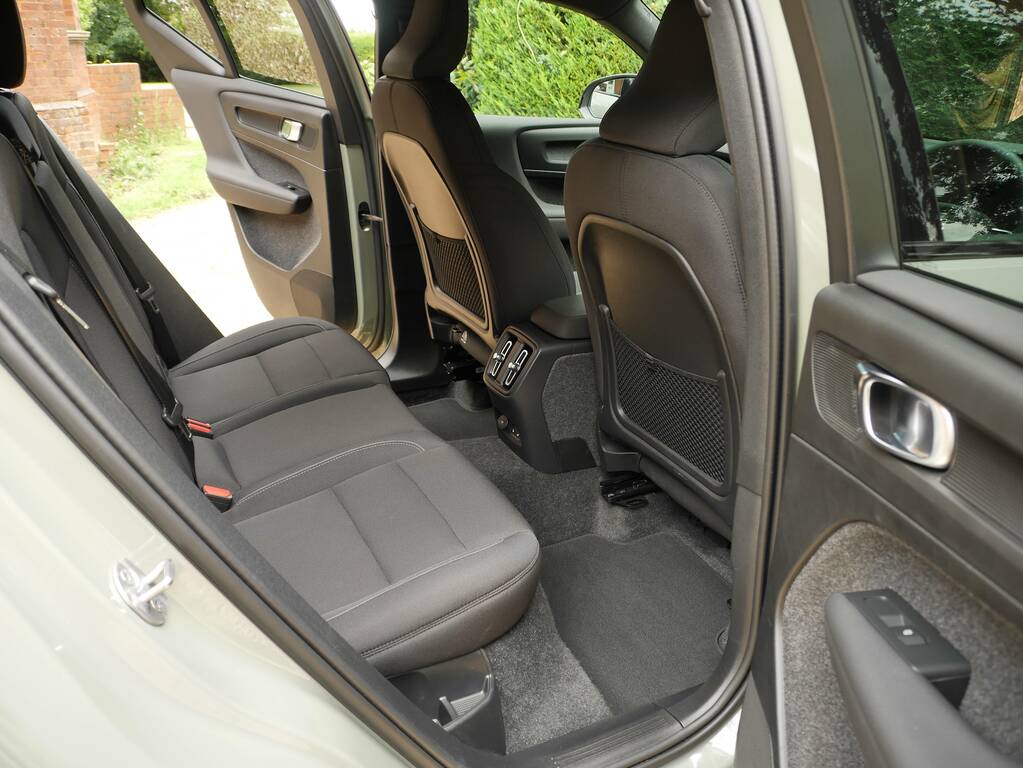 Volvo XC40 2.0 T4 Momentum Awd Geartronic  #17