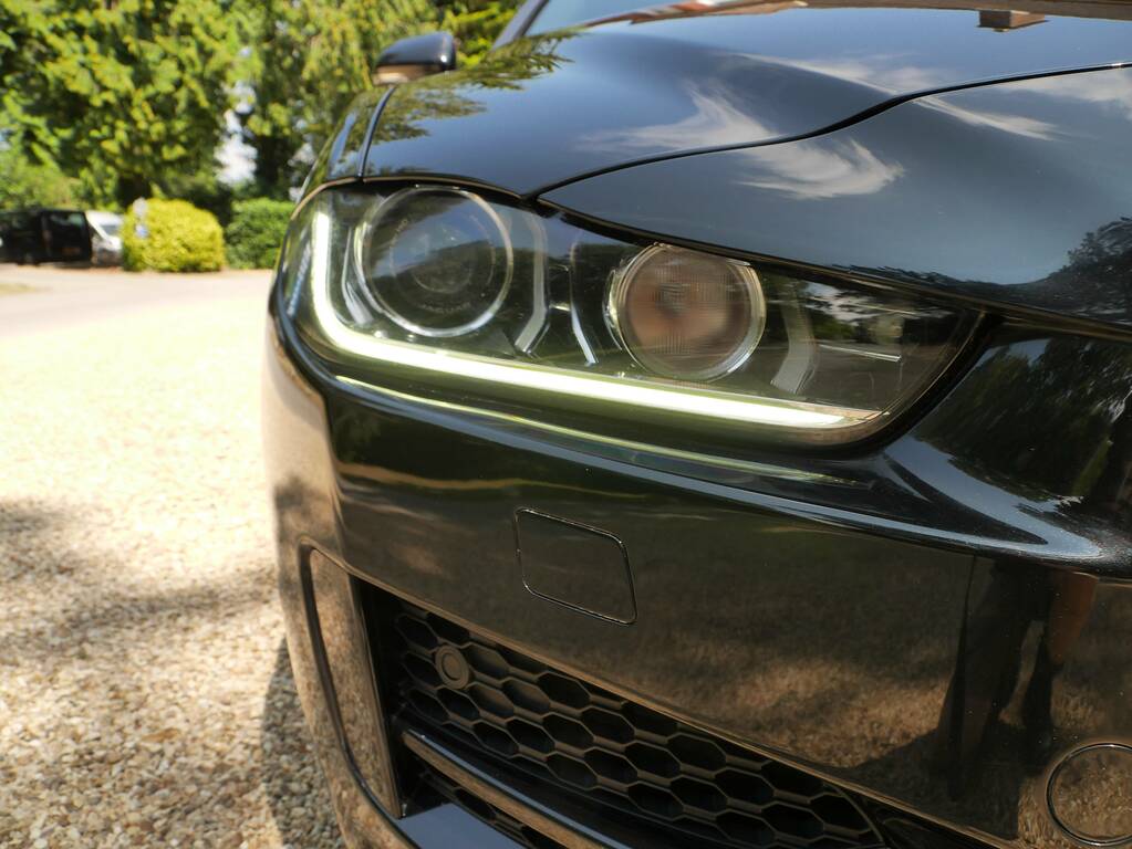 Jaguar XE 2.0 D200 Mhev R-dynamic S Saloon E #22