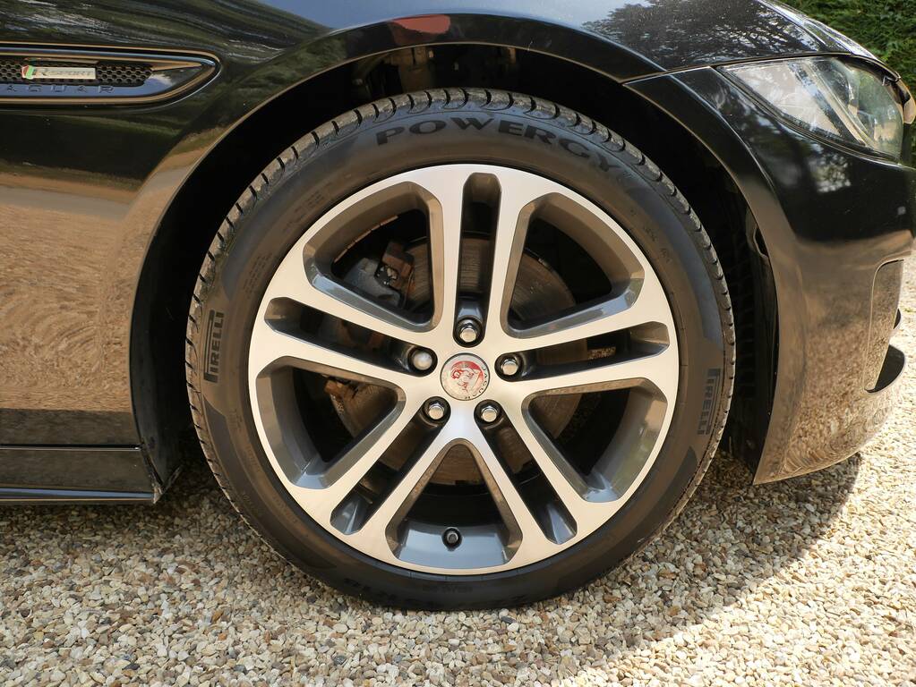 Jaguar XE 2.0 D200 Mhev R-dynamic S Saloon E #11