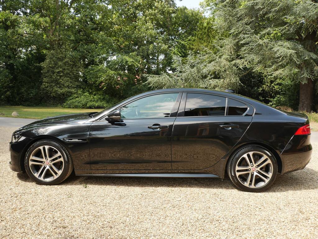 Jaguar XE 2.0 D200 Mhev R-dynamic S Saloon E #7
