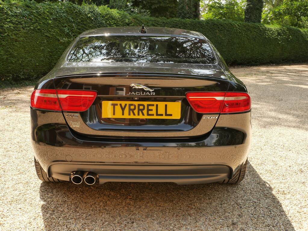 Jaguar XE R-sport Black #5