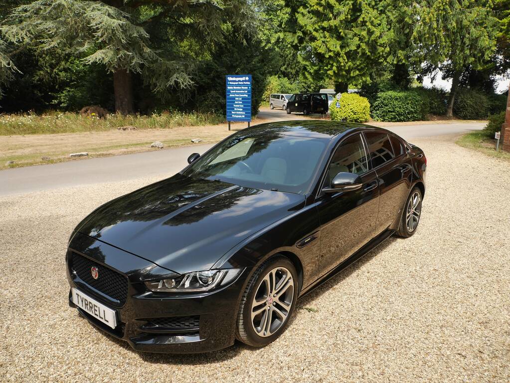Jaguar XE 2.0 D200 Mhev R-dynamic S Saloon E #12