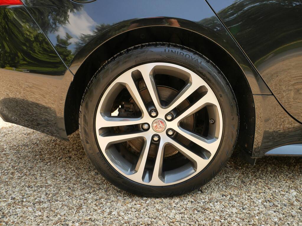 Jaguar XE 2.0 D200 Mhev R-dynamic S Saloon E #10