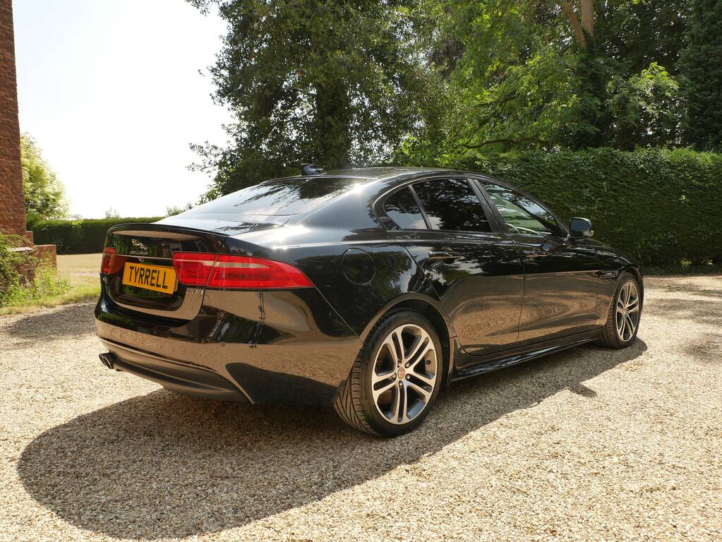 Jaguar XE R-sport Black #4