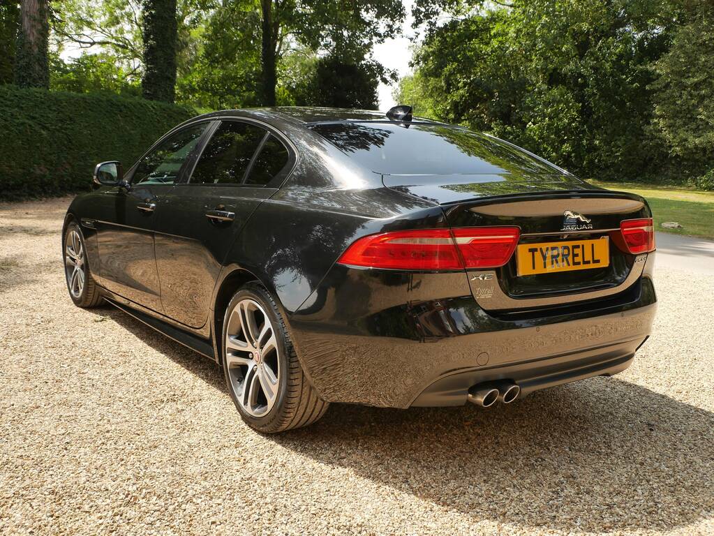 Jaguar XE R-sport Black #6