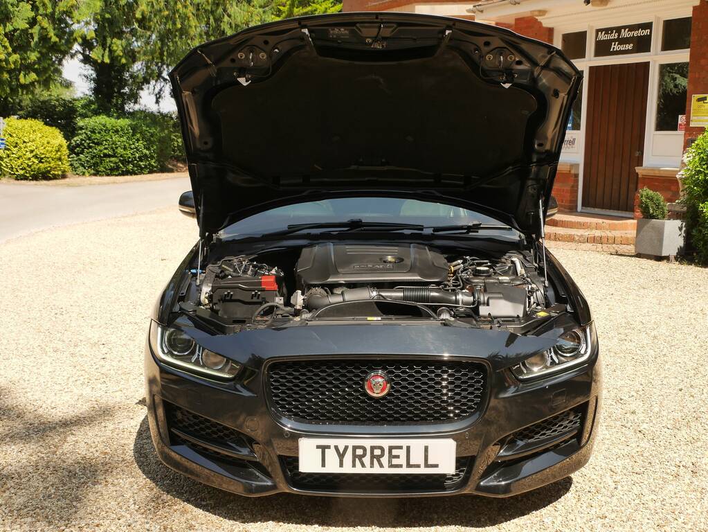 Jaguar XE 2.0 D200 Mhev R-dynamic S Saloon E #18