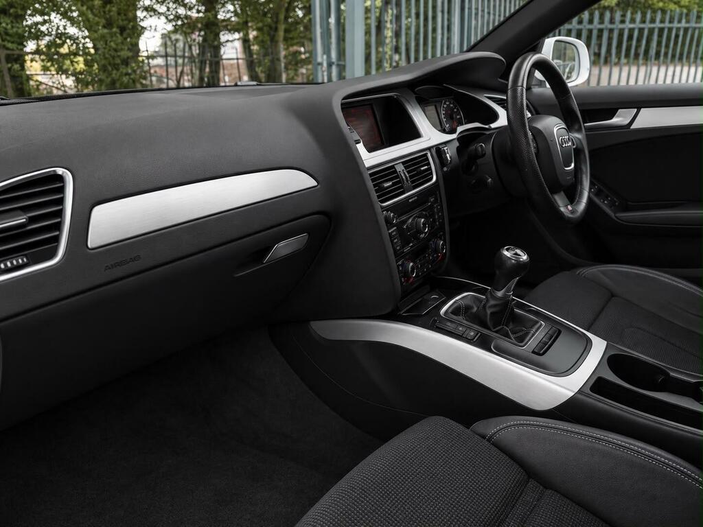 Audi A4 2.0L Tfsi Quattro Dynamik 208 Bhp Black #28