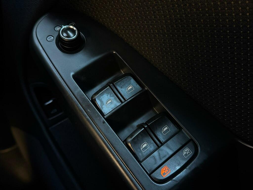 Audi A4 2.0L Tfsi Quattro Dynamik 208 Bhp Black #19