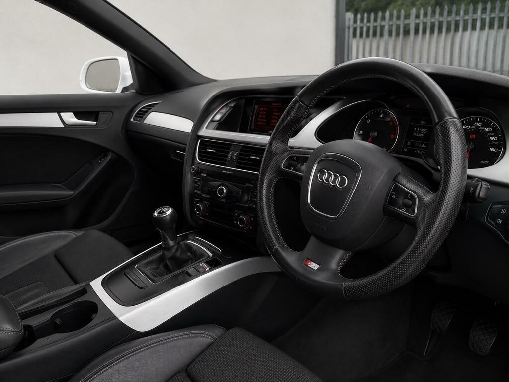 Audi A4 2.0L Tfsi Quattro Dynamik 208 Bhp Black #25