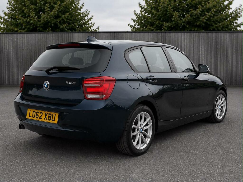 BMW 1 Series Es Red #8