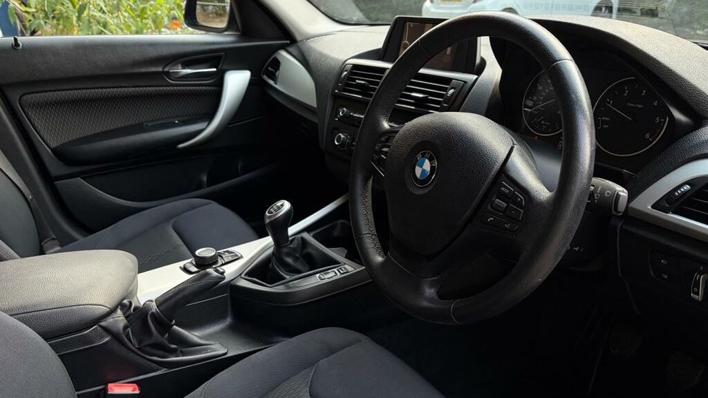 BMW 1 Series Es Red #26