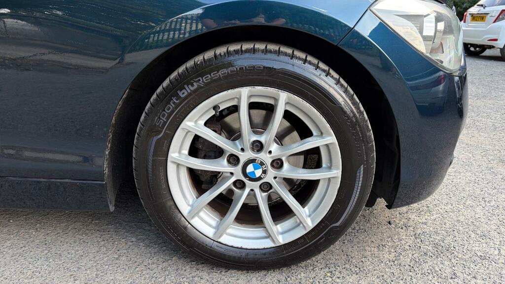 BMW 1 Series Es Red #32