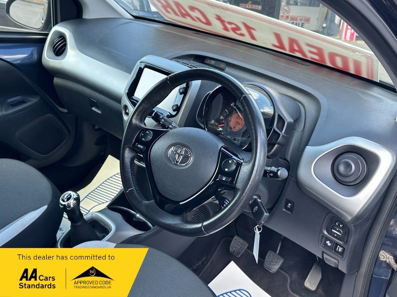 Toyota Aygo Vvt-i X-play Lcd Tss FL67UME Blue #3