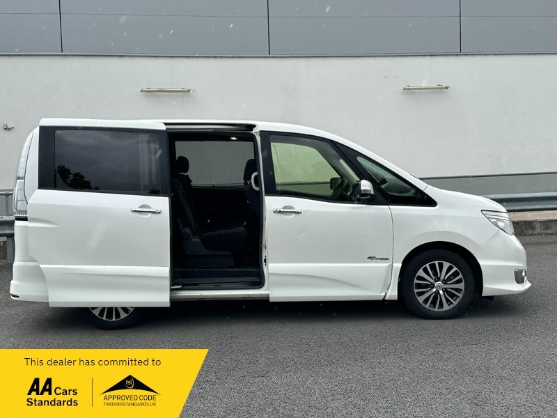 Nissan Serena 2.0 Hybrid White #4