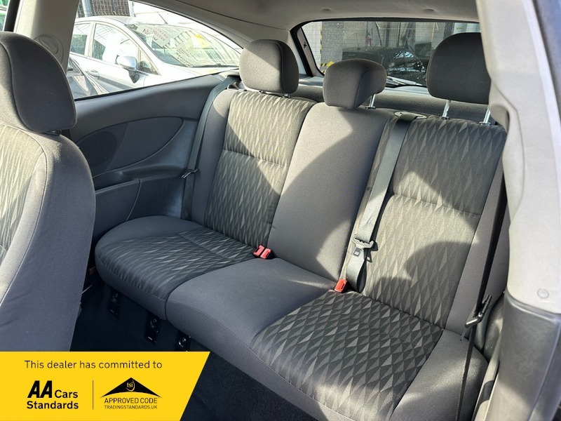 Ford Focus Estate LX Silver #11