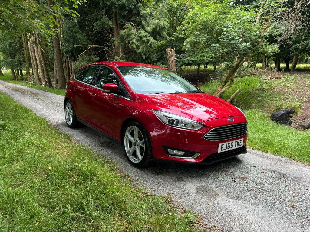Ford Focus Hatchback 1.5 T Ecoboost Titanium X 2015 Red