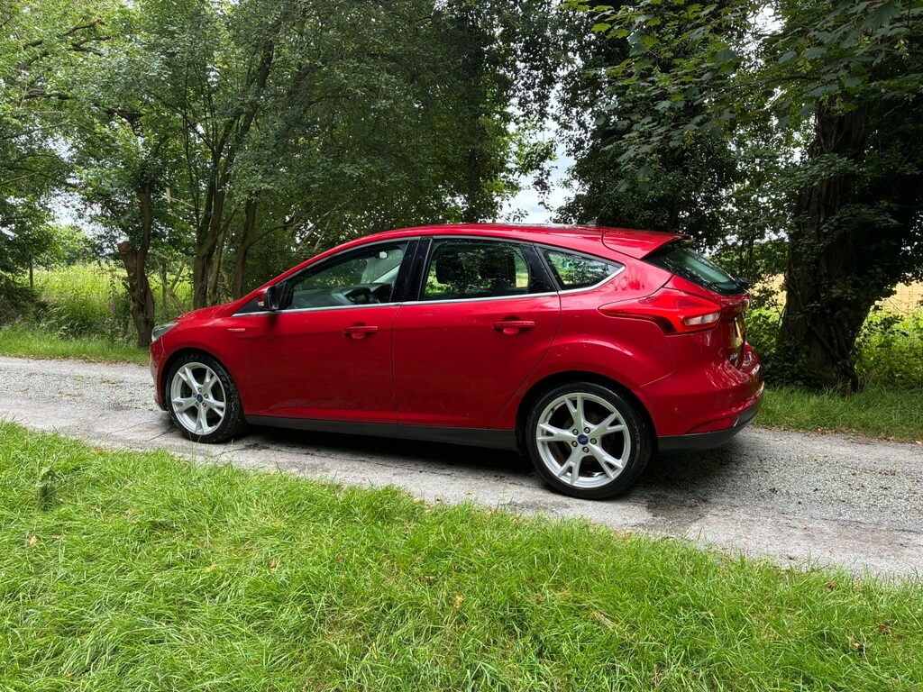 Ford Focus Hatchback 1.5 T Ecoboost Titanium X 2015 Red #6