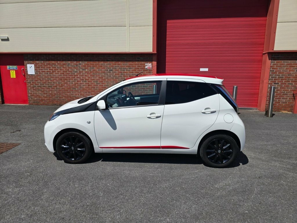 Toyota Aygo 1L X-press SG18EKE White #4