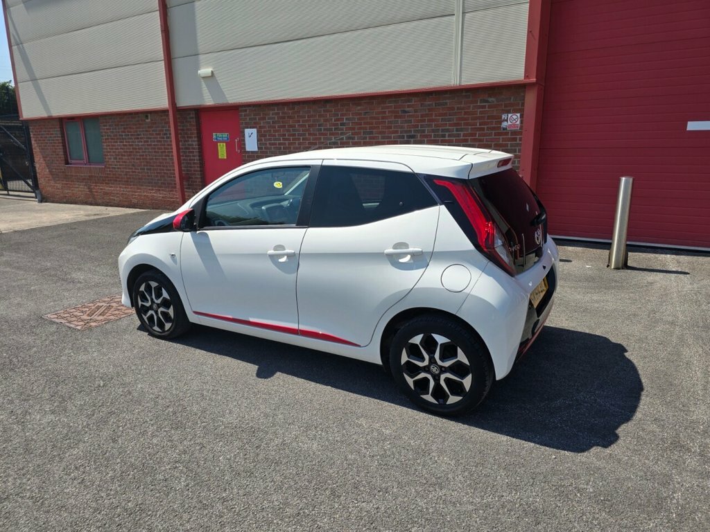 Toyota Aygo 1L X-trend SK69BCX White #4