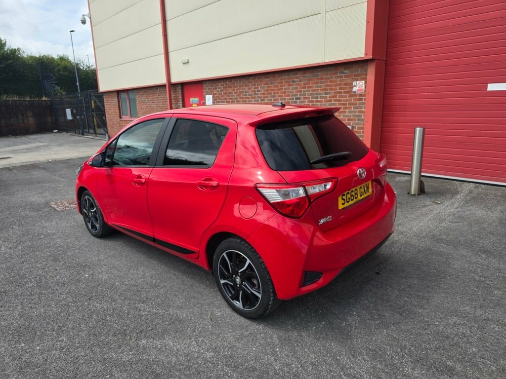 Toyota Yaris 1.5L Design Red #3