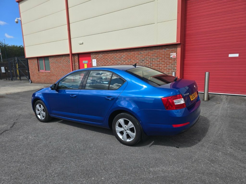 Skoda Octavia 1.4L Se L Blue #4