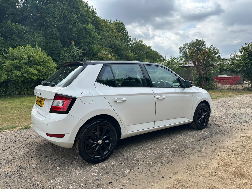 Skoda Fabia 1.0 Tsi Colour Edition Dsg Euro 6 Ss LX71VKG White #2