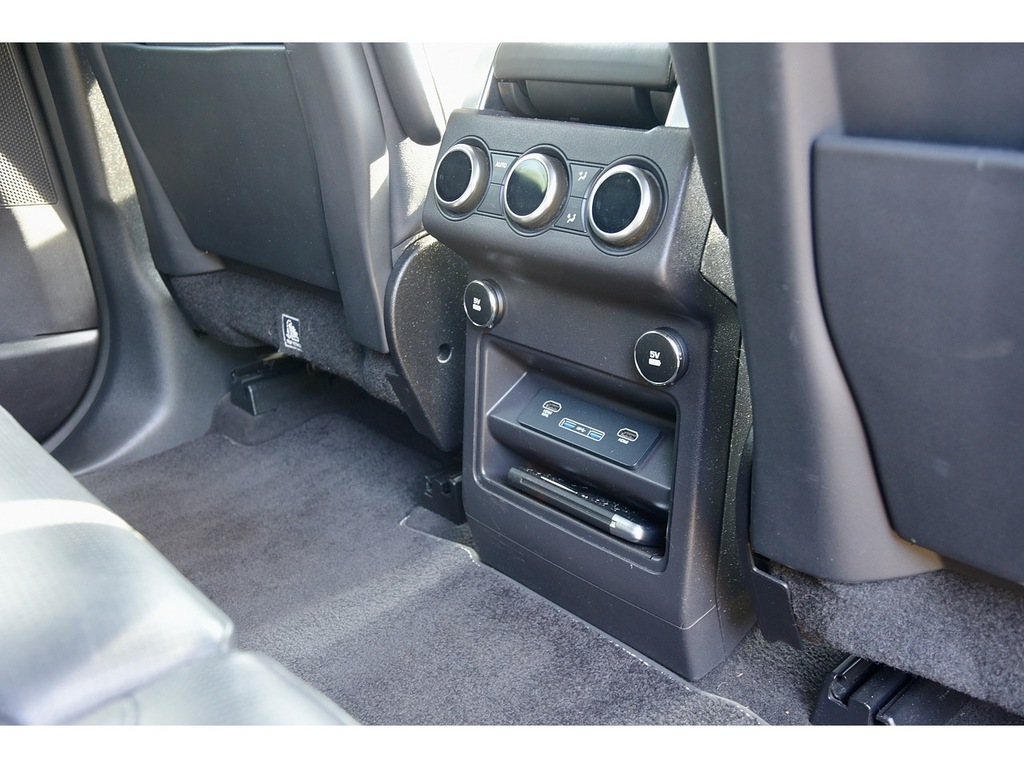 Land Rover Discovery Td4 Hse Black Black #25
