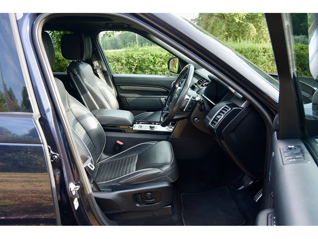 Land Rover Discovery Td4 Hse Black Black #24