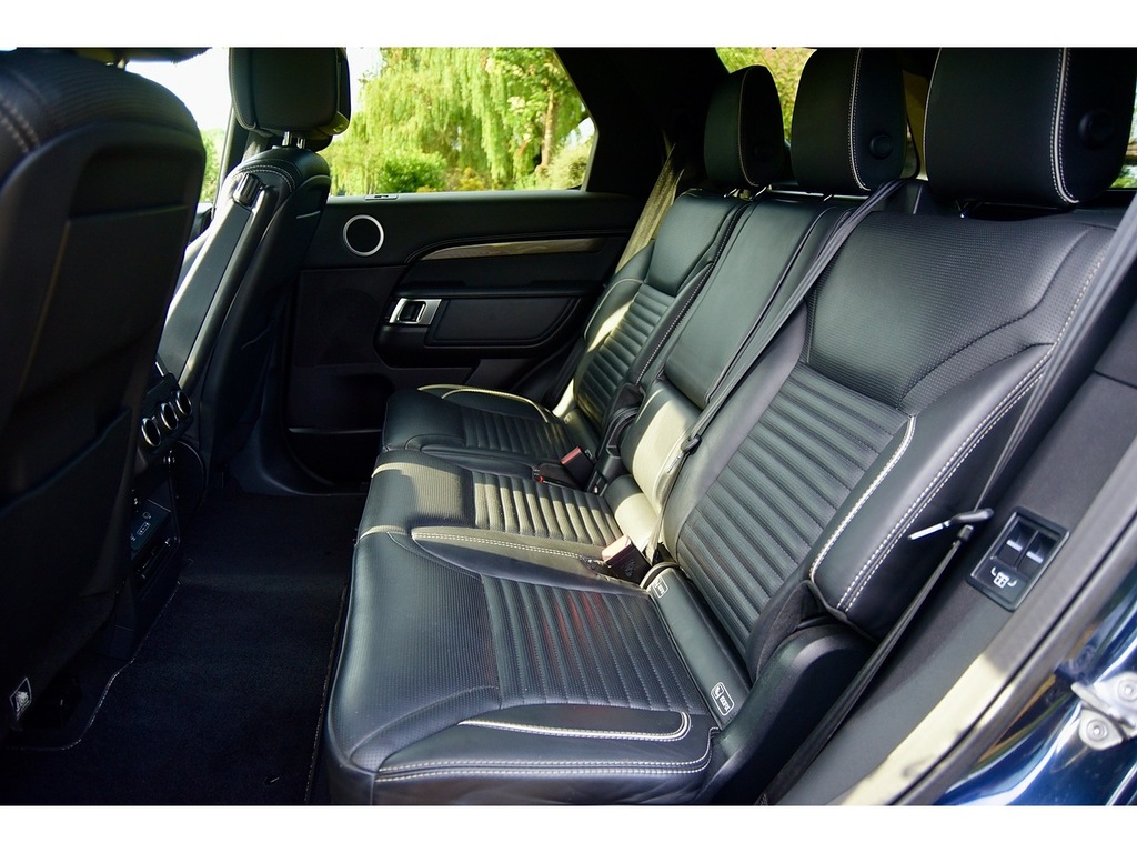 Land Rover Discovery Td4 Hse Black Black #37