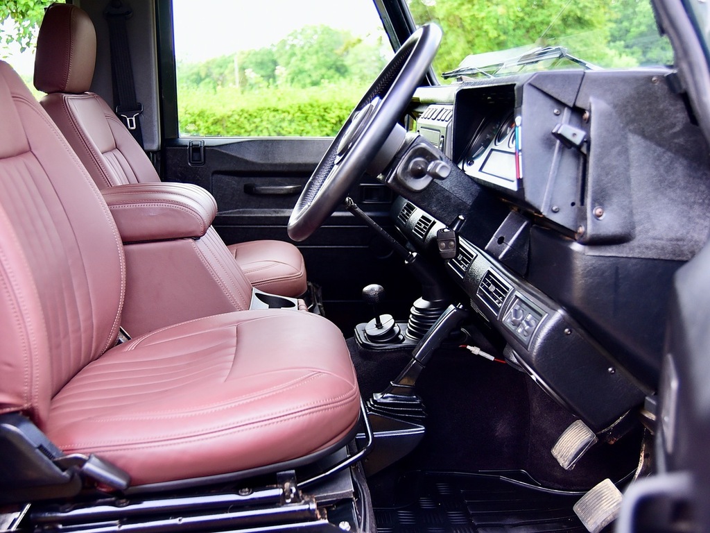 Land Rover Defender 90 90 Td5 County Green #19