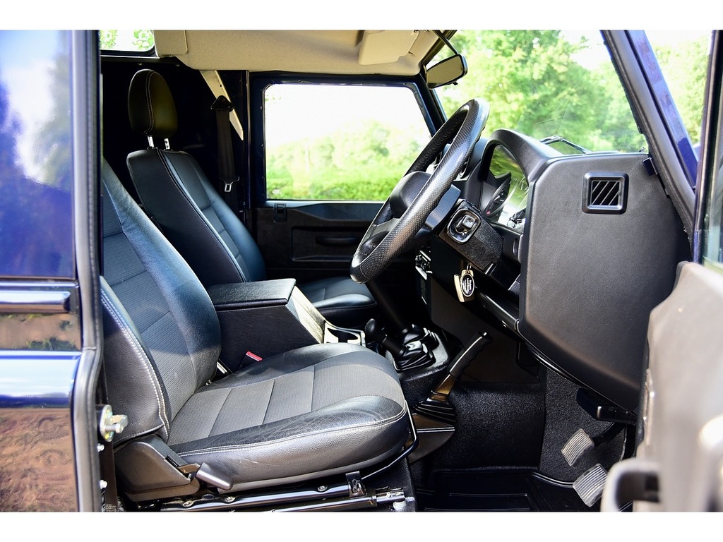 Land Rover Defender 90 Suv Black #13