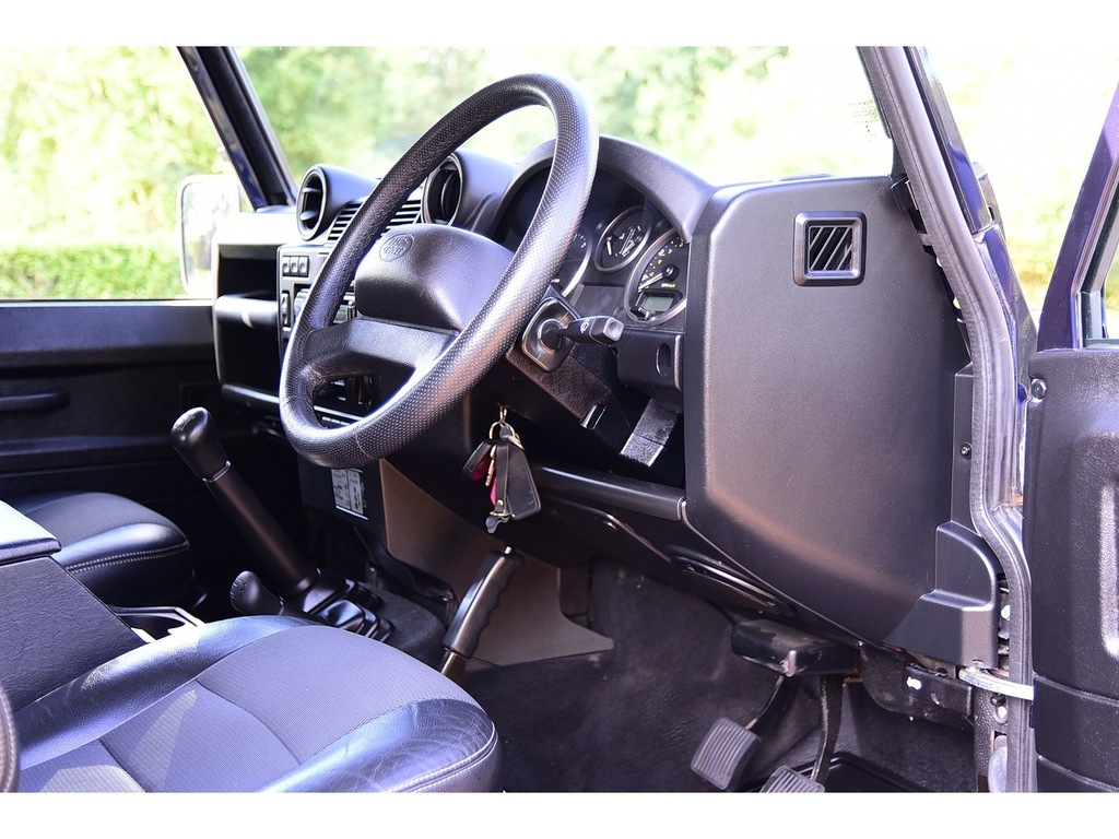 Land Rover Defender 90 Td Hard Top Black #10