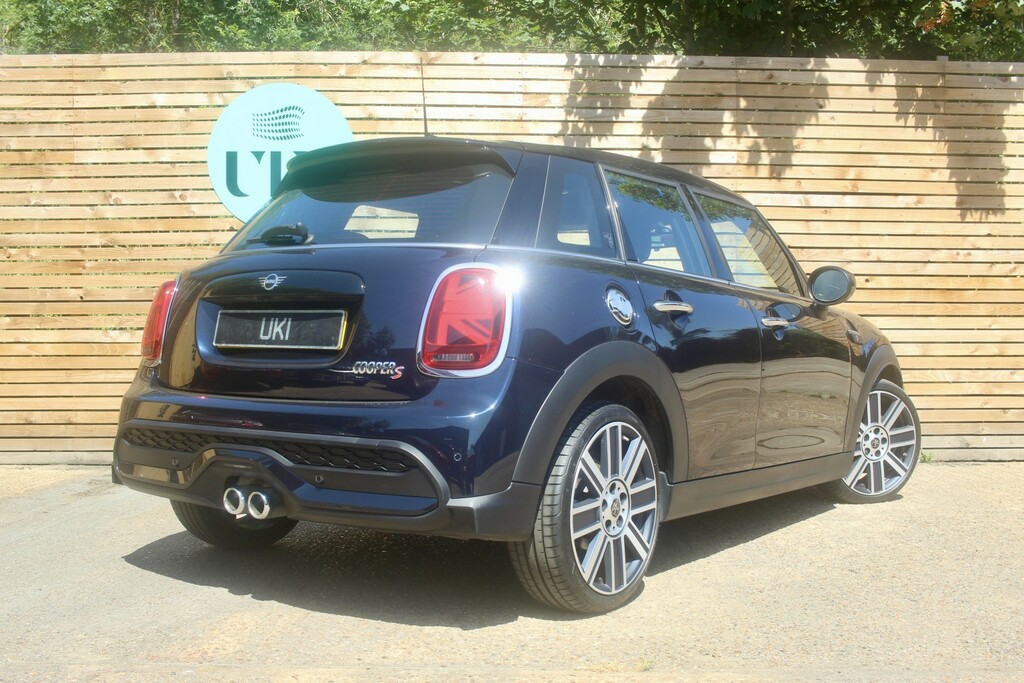 Mini Hatch 2.0 5-Door Hatch Cooper S Exclusive LG72UXS Black #2