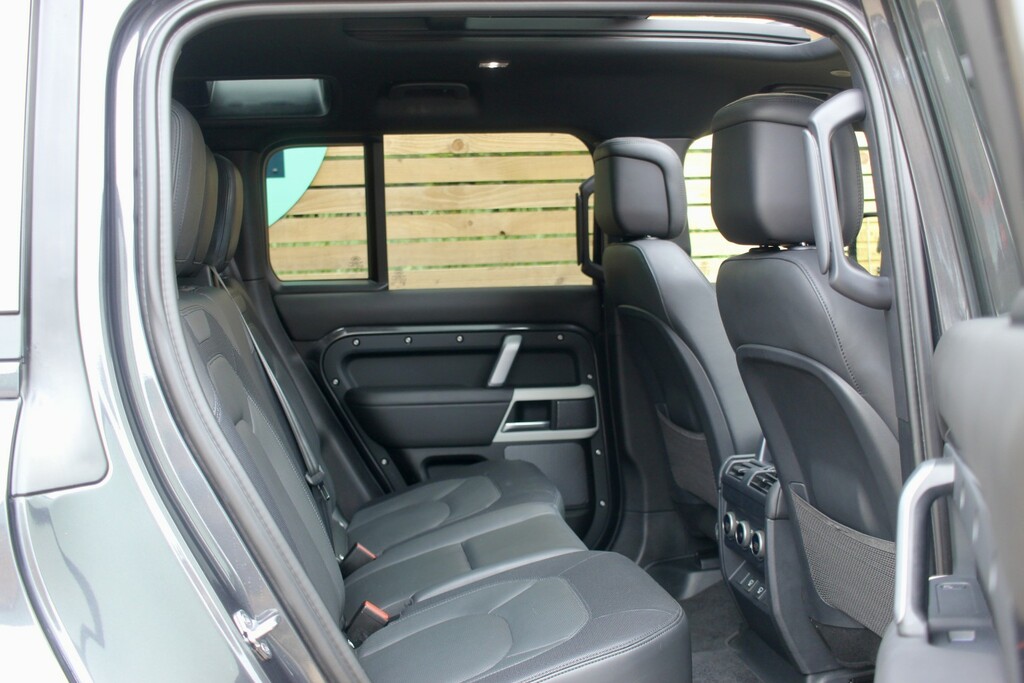 Land Rover Defender 110 3.0 D300 Mhev X-dynamic Hse AV22RUU Grey #2