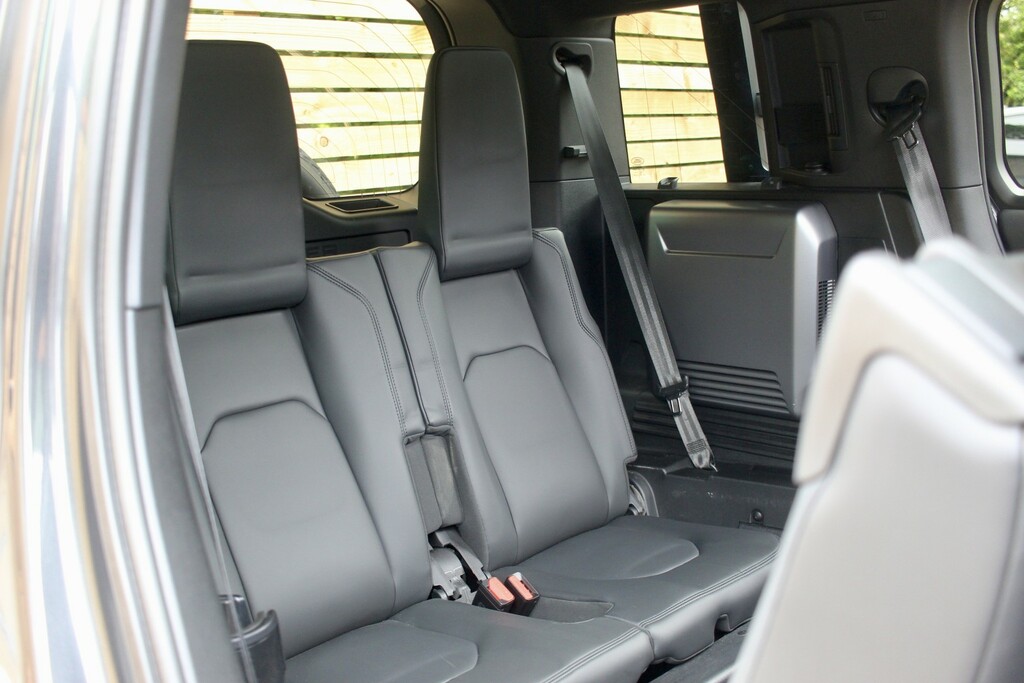 Land Rover Defender 110 3.0 D300 Mhev X-dynamic Hse AV22RUU Grey #4