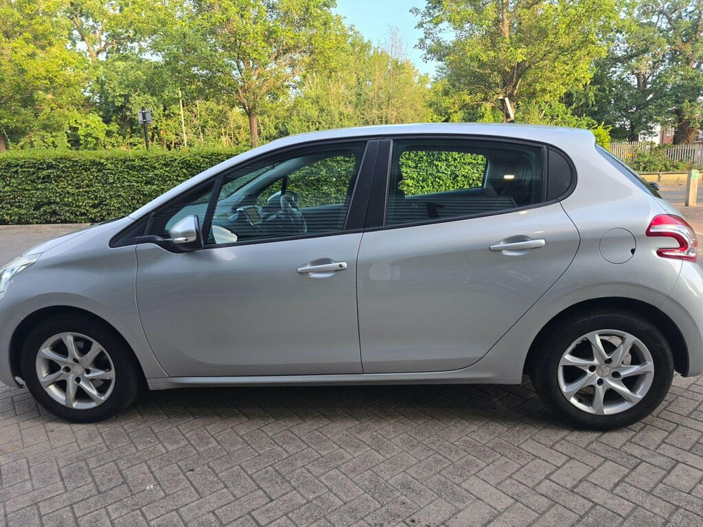 Peugeot 208 1.2 Vti Active Euro 5 Silver #4