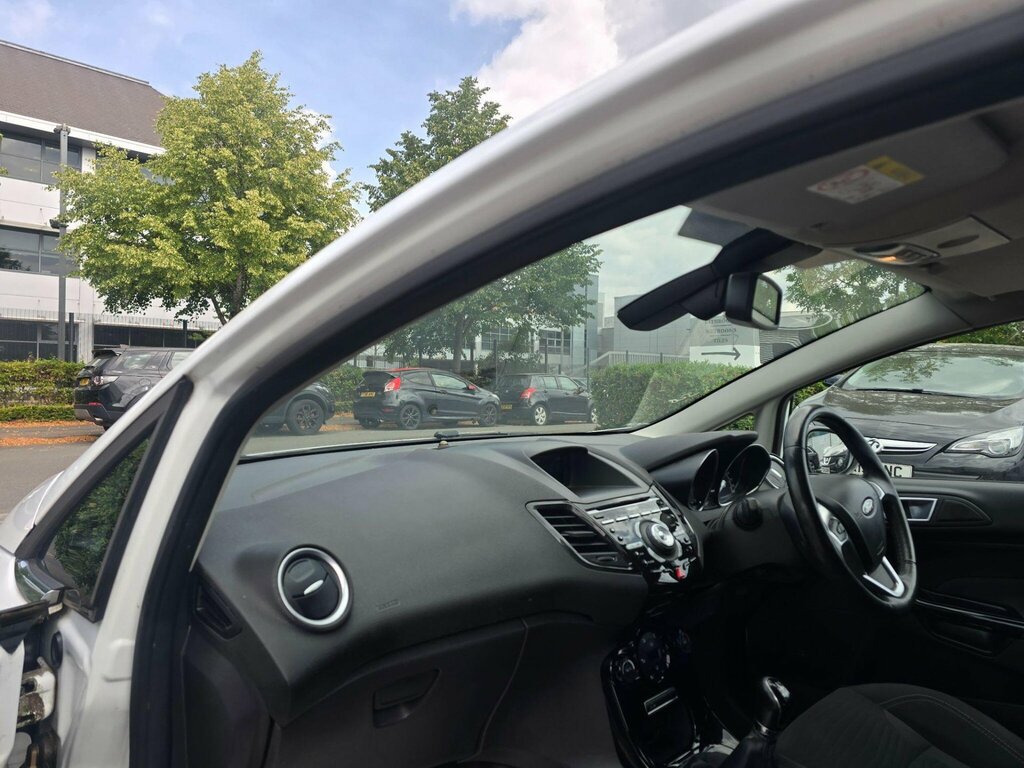 Ford Fiesta 1.0T Ecoboost Titanium Euro 5 Ss GC14RUH White #6