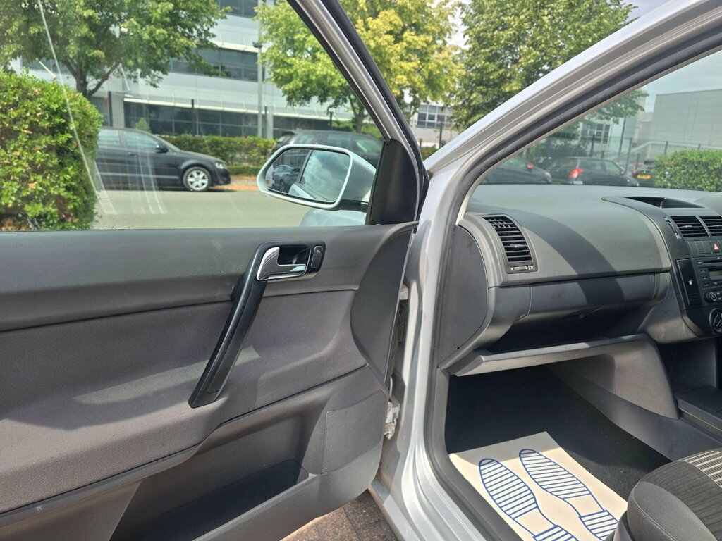 Volkswagen Polo Hatchback Silver #8