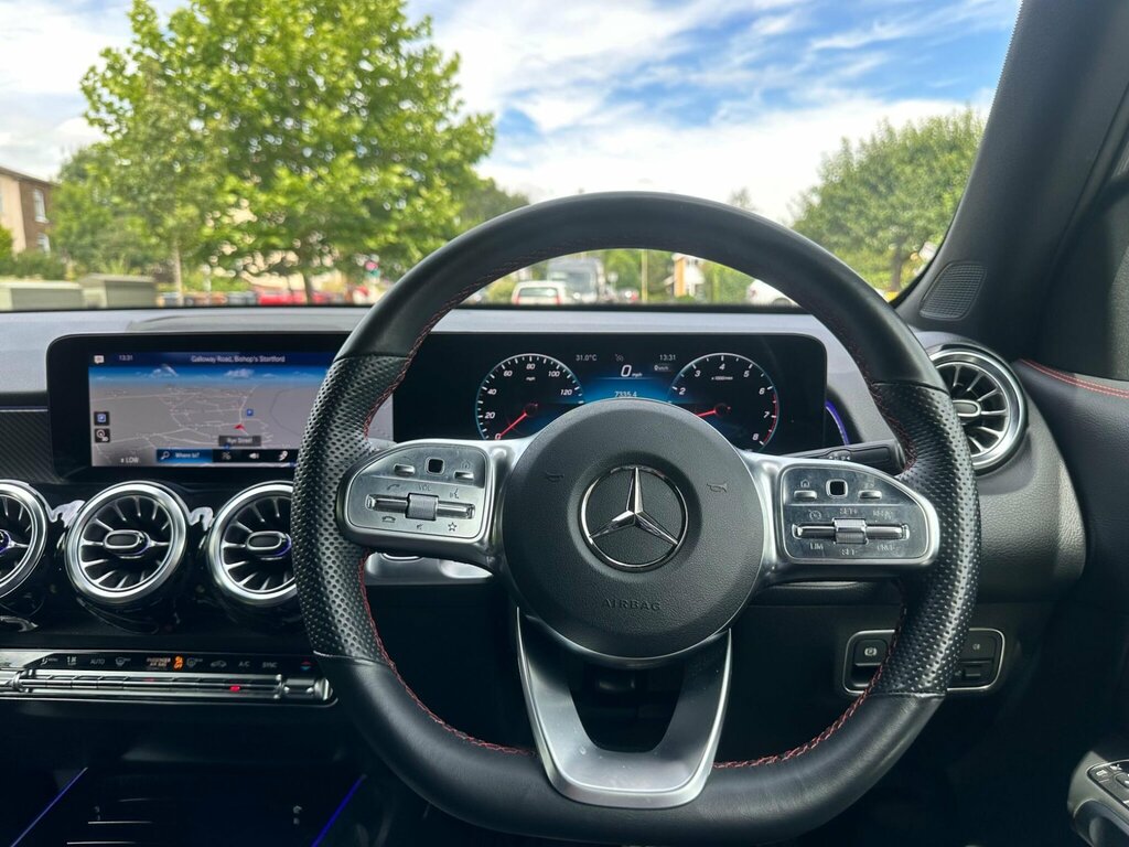 Mercedes-Benz GLB Class Glb 200 Amg Line Premium Night Ed 7G-tronic Red #11
