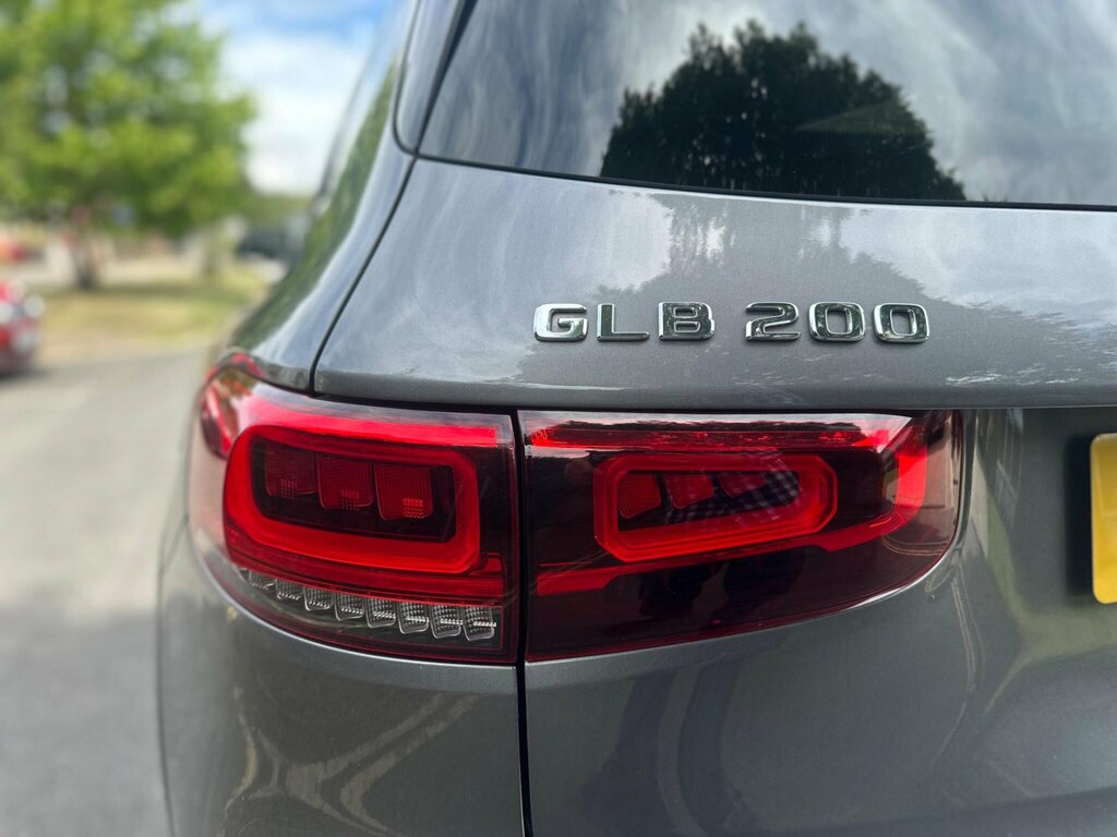 Mercedes-Benz GLB Class Glb 200 Amg Line Premium Night Ed 7G-tronic Red #51