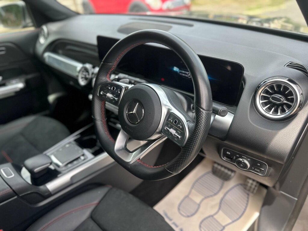Mercedes-Benz GLB Class Glb 200 Amg Line Premium Night Ed 7G-tronic Red #12