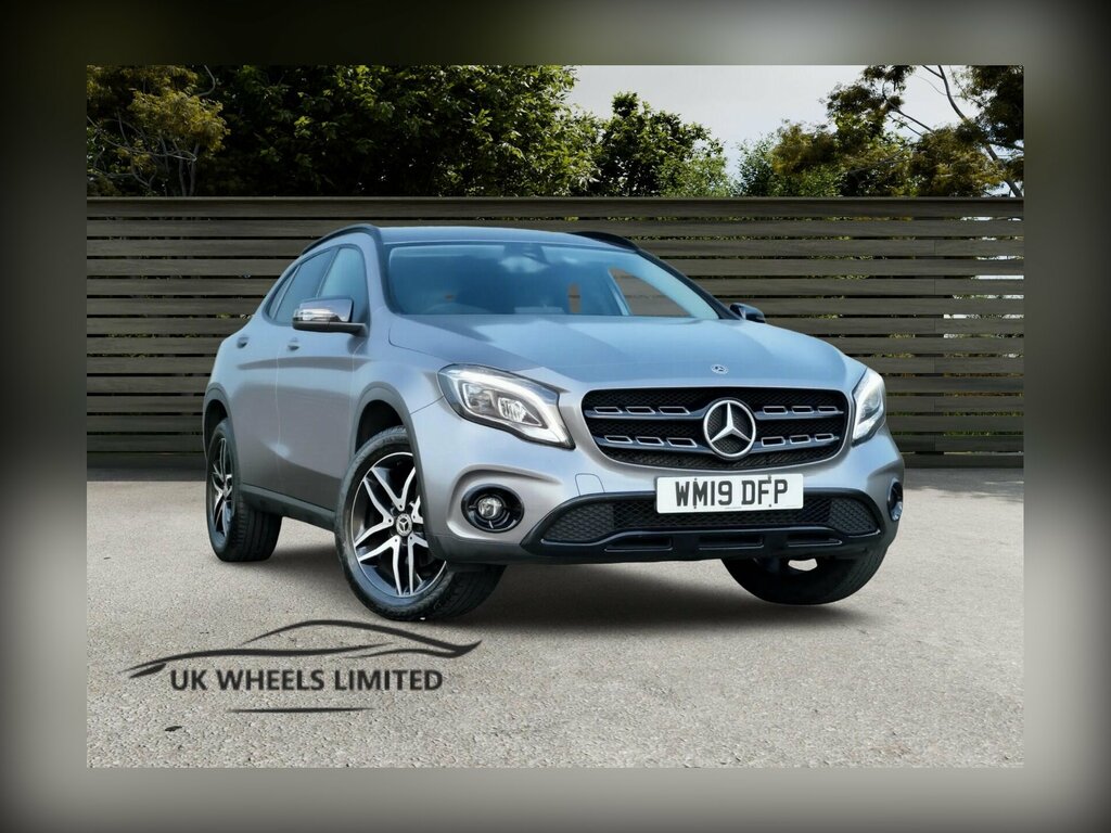Mercedes-Benz GLA Class 1.6 Gla180 Urban Edition 7G-dct Euro 6 Ss Grey